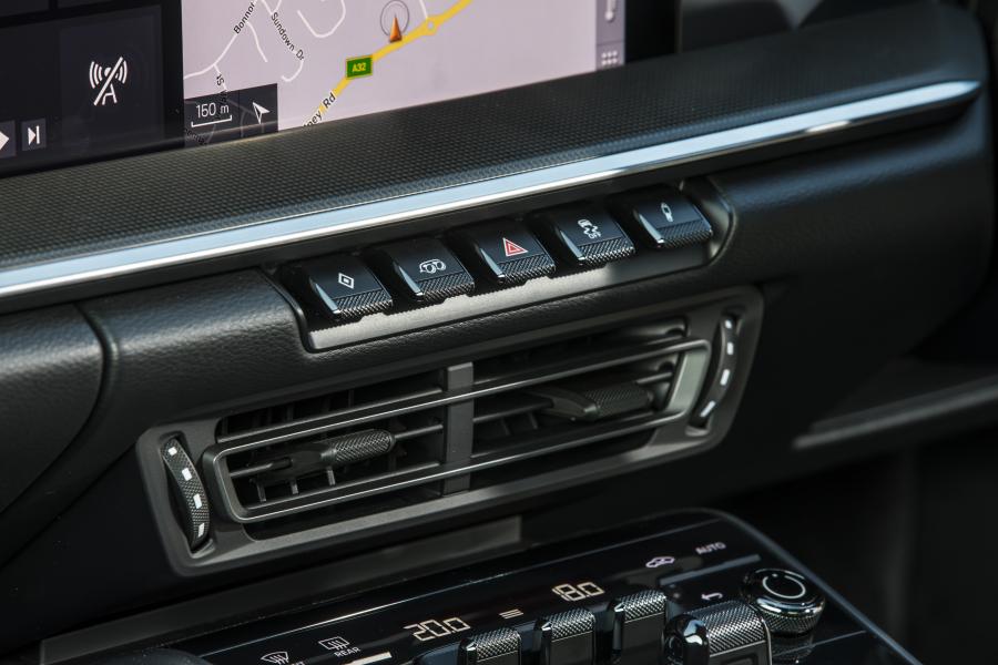 Детали интерьера Porsche 911 Carrera (992) 2020 года  (AU) (фото 20 из 40)